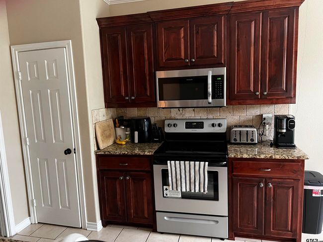 112 Letha Ct, Townhouse with 3 bedrooms, 2 bathrooms and null parking in Tyler TX | Image 12