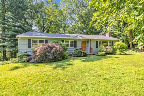 49 Nutmeg Ln, Shelton, CT, 06484-1717 | Card Image