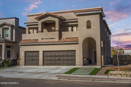 672 La Entrada Cir, Sunland Park, NM, 88063-9632 | Card Image