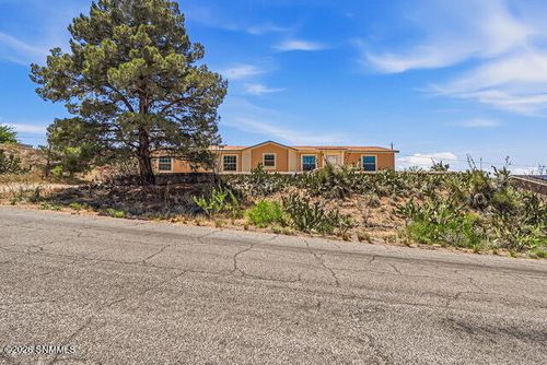 5219 Chiricahua Trl, Las Cruces, NM, 88012-7394 | Card Image