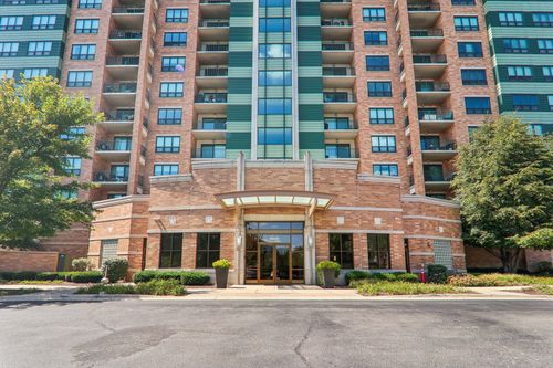 609-6420 Double Eagle Dr, Woodridge, IL, 60517-1764 | Card Image