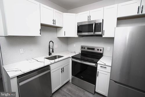 1721 W Lippincott St, PHILADELPHIA, PA, 19132-1610 | Card Image