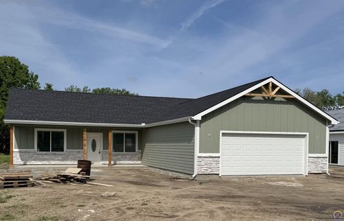409 Broadway St, Belvue, KS, 66407-9335 | Card Image