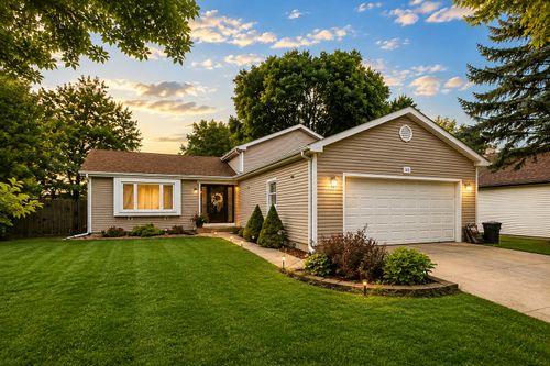 165 Abbeywood Cir, Streamwood, IL, 60107-1054 | Card Image