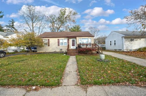 1439 Kingsley St, Mount Clemens, MI, 48043-3056 | Card Image