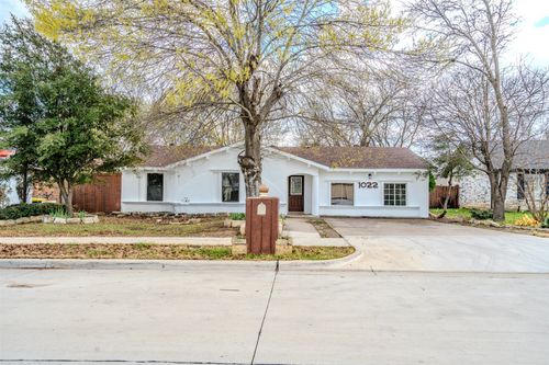 1022 Shenandoah Drive, Arlington, TX, 76014 | Card Image