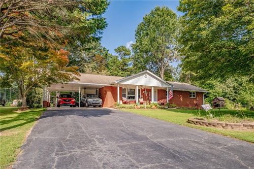 7665 Dennis Rd, Walnut Cove, NC, 27052-9553 | Card Image