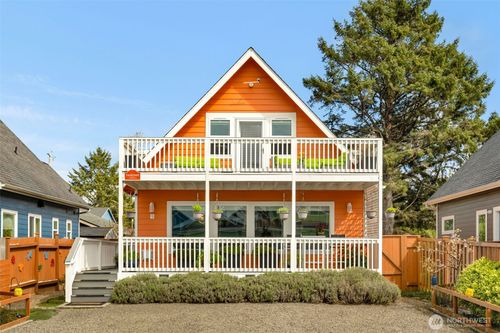 9 Darien Ln, Pacific Beach, WA, 98571-5012 | Card Image