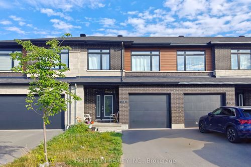 13 Maize St, Stittsville, ON, K2S2T4 | Card Image