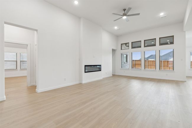 569 Moonrise St, House other with 4 bedrooms, 3 bathrooms and null parking in Waxahachie TX | Image 6