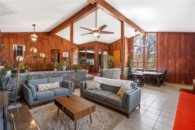 Living Room | Image 9