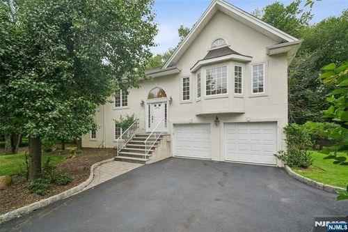 373 Piermont Rd, Cresskill, NJ, 07626-1522 | Card Image