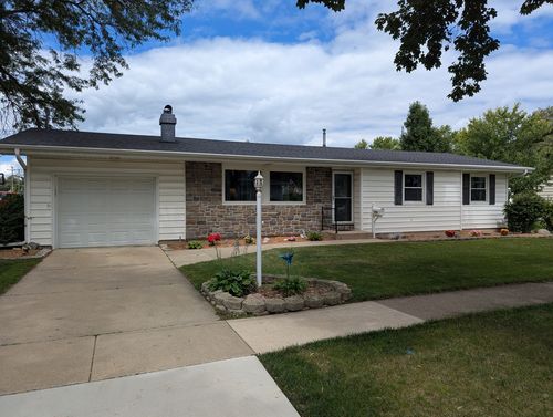 1636 Ridge Dr, Freeport, IL, 61032-3660 | Card Image