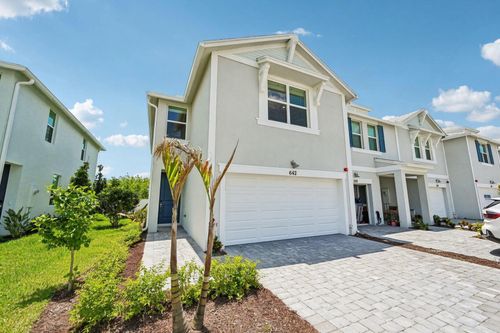 642 Salisbury Cir, Fort Pierce, FL, 34982-3990 | Card Image