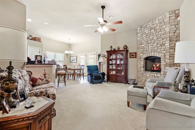 15715 S Broadway St, House other with 3 bedrooms, 2 bathrooms and null parking in Glenpool OK | Image 14