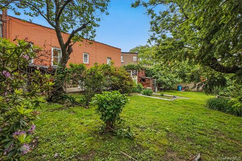 21-17 Hazen Street, New York, NY, 11370 | Card Image