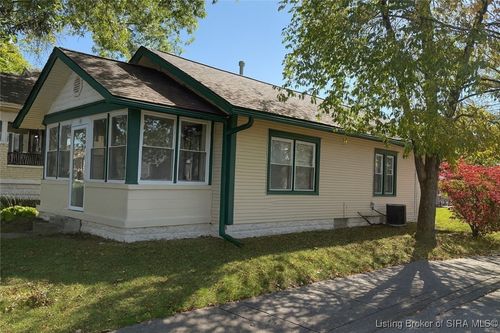 1131 Burton Ave, New Albany, IN, 47150-2743 | Card Image