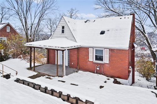 3825 Inland Ave, West Mifflin, PA, 15122-2215 | Card Image