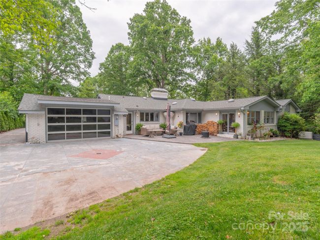 Rear Exterior | Image 34