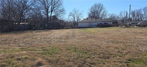 403 E Velma Ave, Springdale, AR, 72764-5656 | Card Image