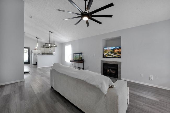 1121 Lake Forest Dr, House other with 3 bedrooms, 2 bathrooms and null parking in Hebron OH | Image 7