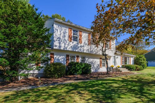 4 Winthrop Rd, Bethel, CT, 06801-2720 | Card Image