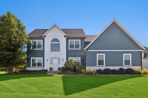 5243 Greenshire Cir, Lake In The Hills, IL, 60156-5893 | Card Image