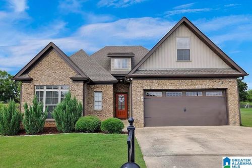 104 Mayflower Cir, MONTEVALLO, AL, 35115-8635 | Card Image