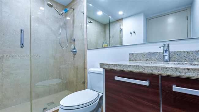 APT-2911 - 185 Sw 7 Th St, Condo with 3 bedrooms, 3 bathrooms and null parking in Miami FL | Image 24