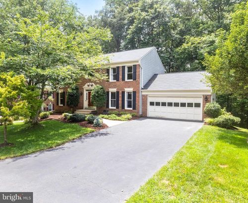 8153 Ships Curve Ln, SPRINGFIELD, VA, 22153-1839 | Card Image