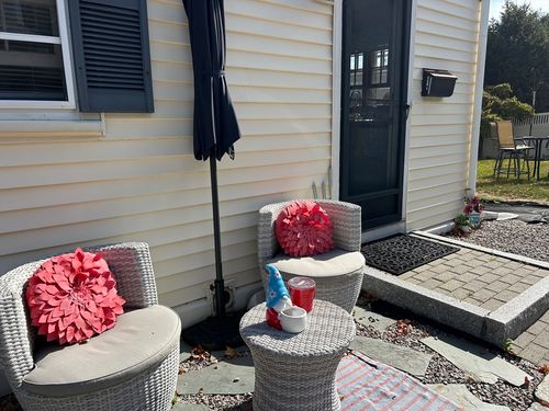 1-33 Woodland St, Newburyport, MA, 01950-2037 | Card Image