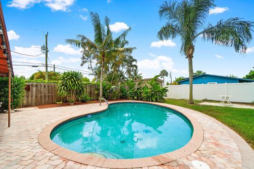 6679 Riggers Rd, Lantana, FL, 33462-3643 | Card Image