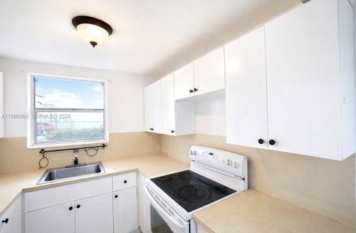 apt-4-12275 Ne 19th Ave, North Miami, FL, 33181-2845 | Card Image