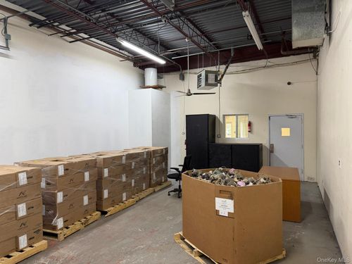 231 S Middletown Road, Clarkstown, NY, 10954 | Card Image