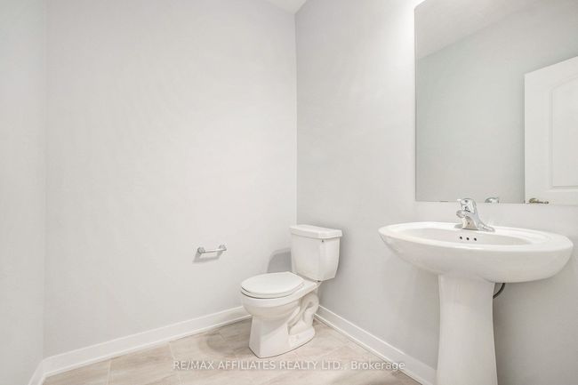 110 Robert Perry St, House attached with 3 bedrooms, 4 bathrooms and 1 parking in Kemptville ON | Image 5