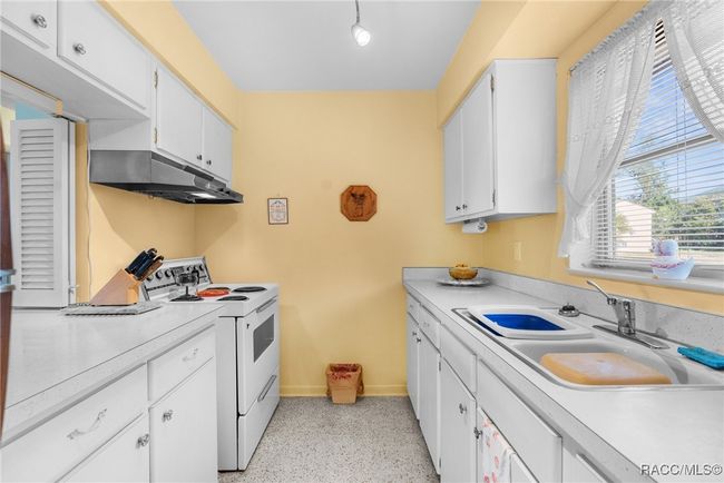 6353 Spring Hill Dr, House other with 2 bedrooms, 1 bathrooms and 1 parking in SPRING HILL FL | Image 6