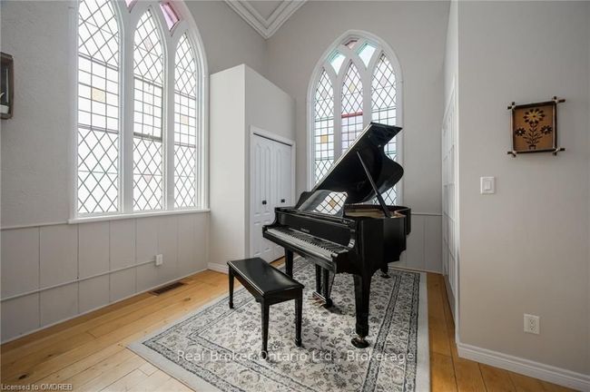 3318 Dundas St, House other with 3 bedrooms, 2 bathrooms and 6 parking in Burlington ON | Image 14