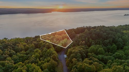 1035 Forrest Xing, Waverly, TN, 37185 | Card Image