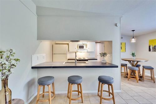 apt-205-2408 Longview St, Austin, TX, 78705-4224 | Card Image