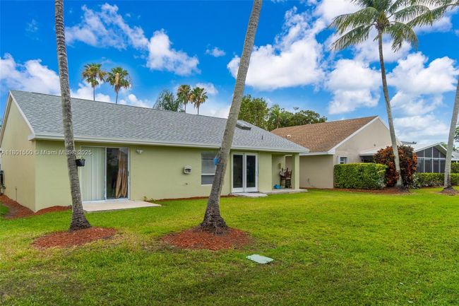 2590 Se 7 Th Pl, House other with 2 bedrooms, 2 bathrooms and null parking in HOMESTEAD FL | Image 5