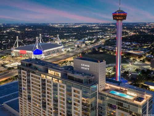 unit-3304-610 E Market St, San Antonio, TX, 78205-2750 | Card Image