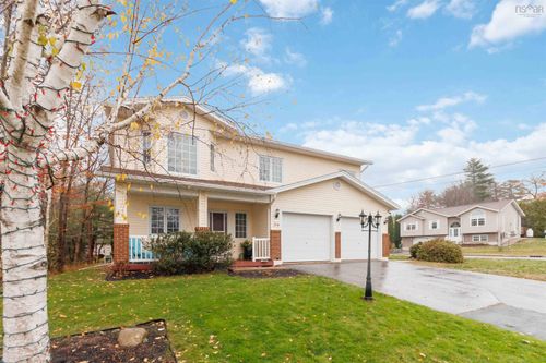 39 Ridgecrest Dr, Bridgewater, NS, B4V3V8 | Card Image