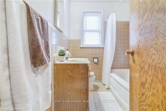 22 Ghent St, House other with 5 bedrooms, 2 bathrooms and 4 parking in Saint Catharines ON | Image 15