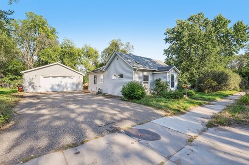 836 6th St N, Bayport, MN, 55003-1214 | Card Image