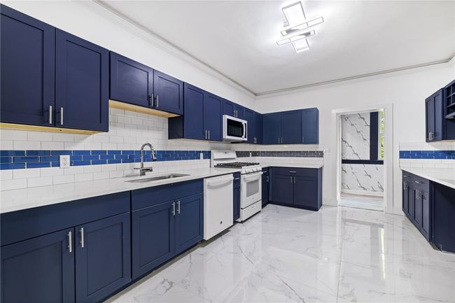 160 Ulysses St, House other with 5 bedrooms, 3 bathrooms and null parking in Mt Washington PA | Image 8