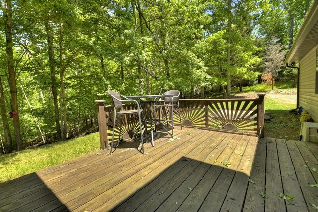 1292 Riverview Dr, Home with 3 bedrooms, 2 bathrooms and 2 parking in Ellijay GA | Image 20