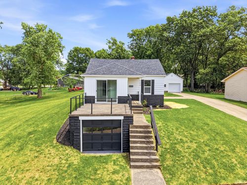 664 N Oakland Ave, Mishawaka, IN, 46544-3818 | Card Image