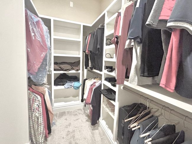 Primary Closets | Image 25