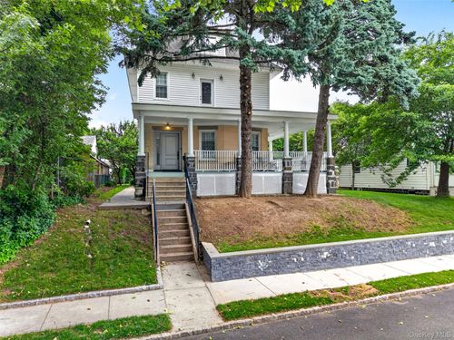 3215 Murray Lane, New York, NY, 11354 | Card Image