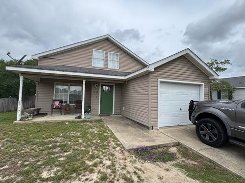 111 Timber Wind Dr, DeFuniak Springs, FL, 32433-9067 | Card Image
